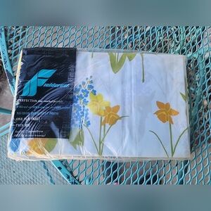 Vintage Fieldcrest Twin Floral Flat Sheet 39" X 75"
